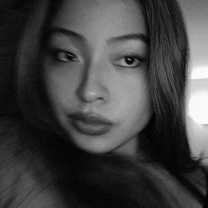 Hey I’m Kori, I buy clothes